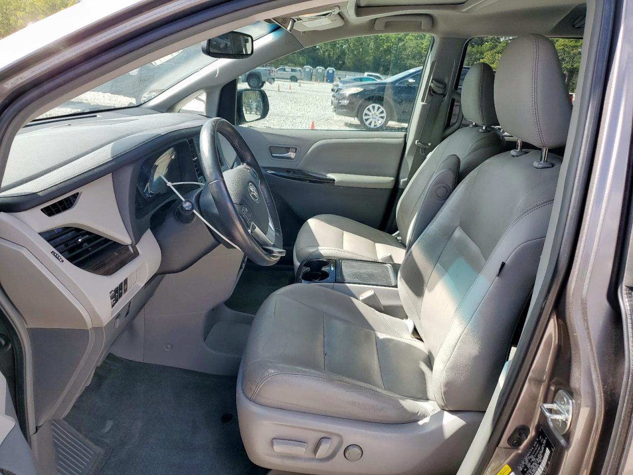 2015 TOYOTA SIENNA