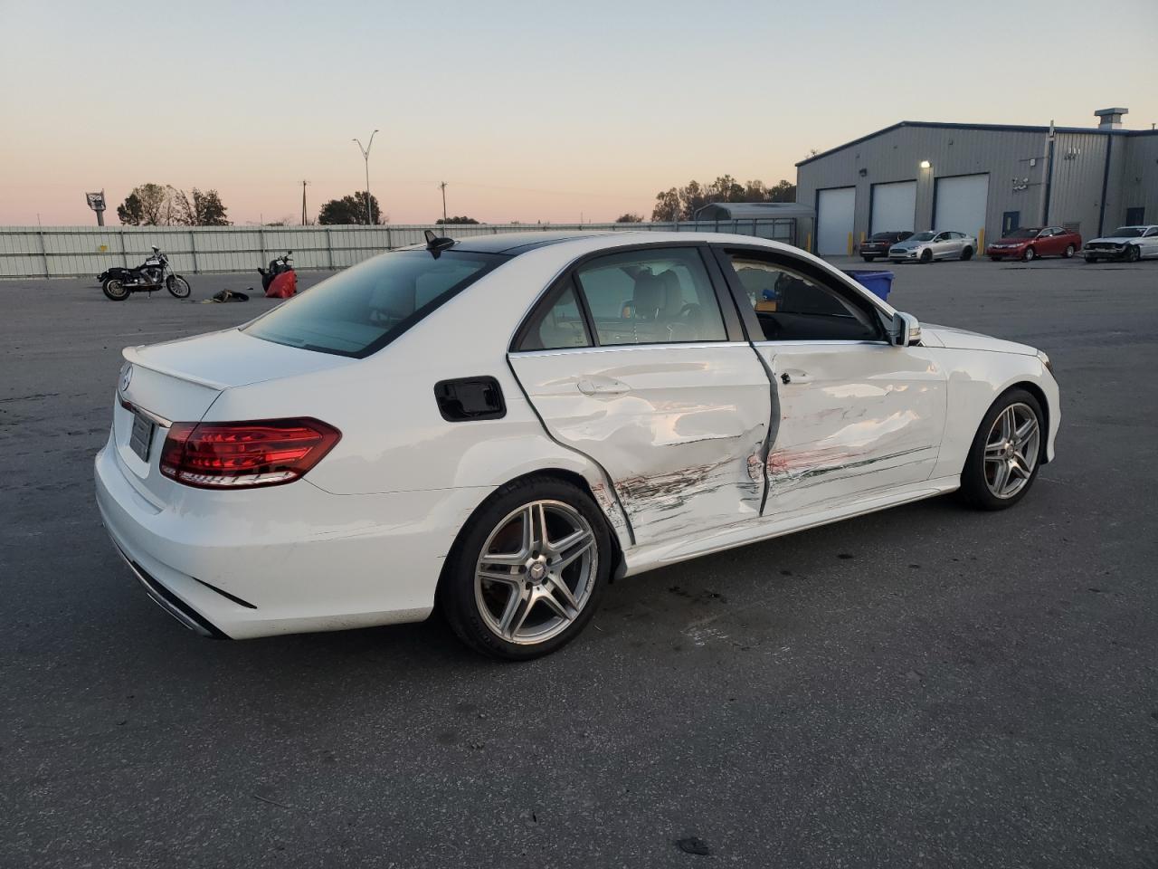 2014 MERCEDES-BENZ E-Class