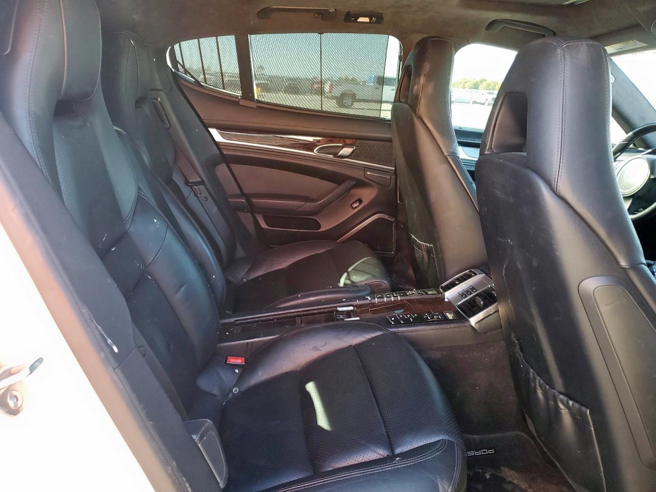 2013 PORSCHE Panamera