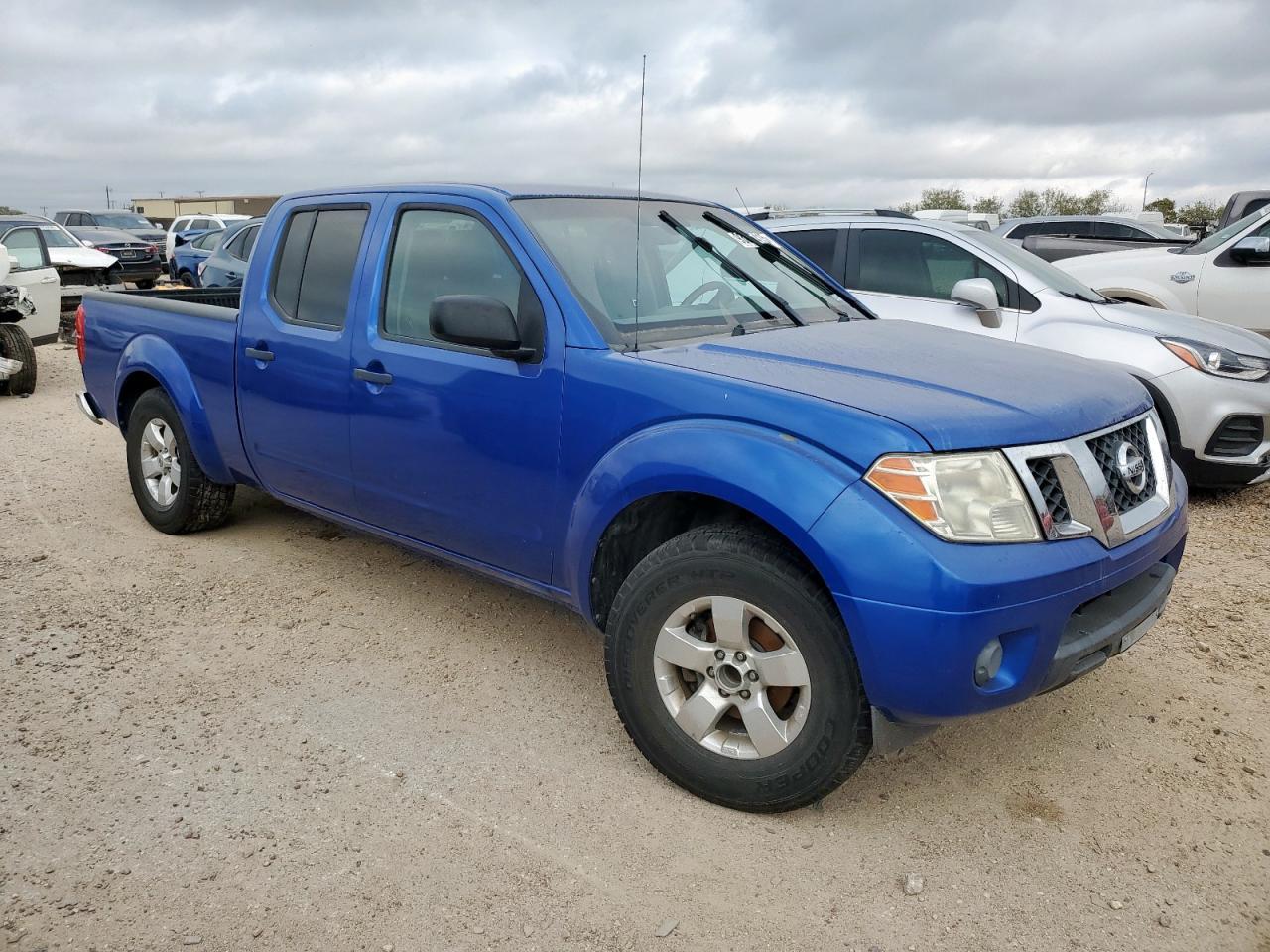2012 NISSAN Frontier