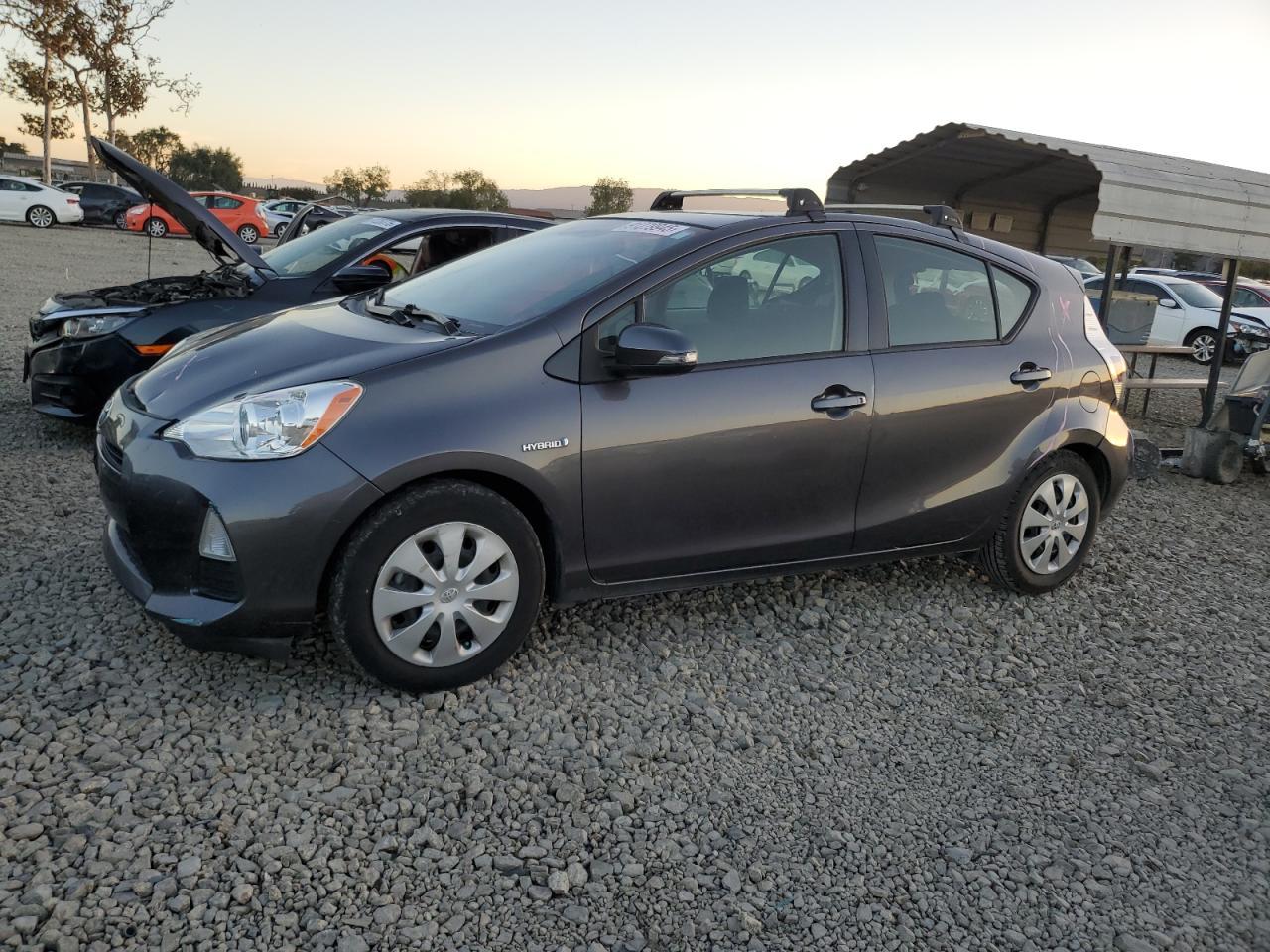 2014 TOYOTA Prius c