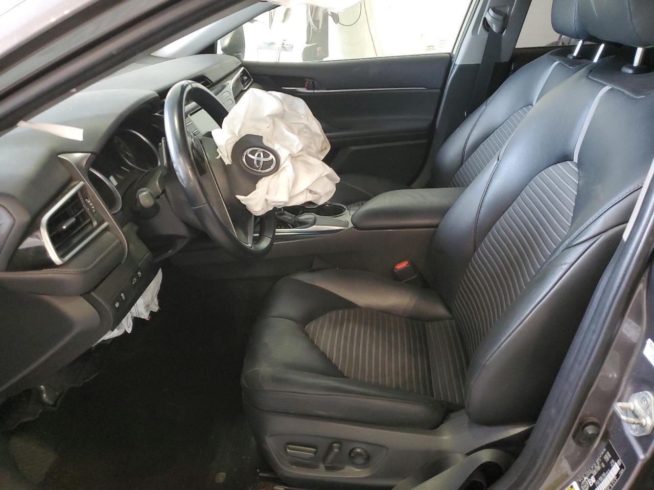 2018 TOYOTA CAMRY