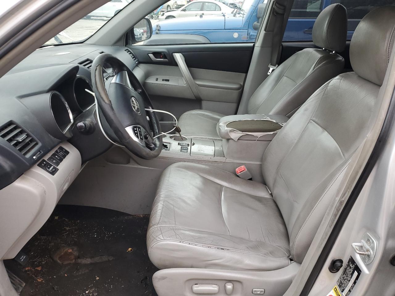 2013 TOYOTA HIGHLANDER