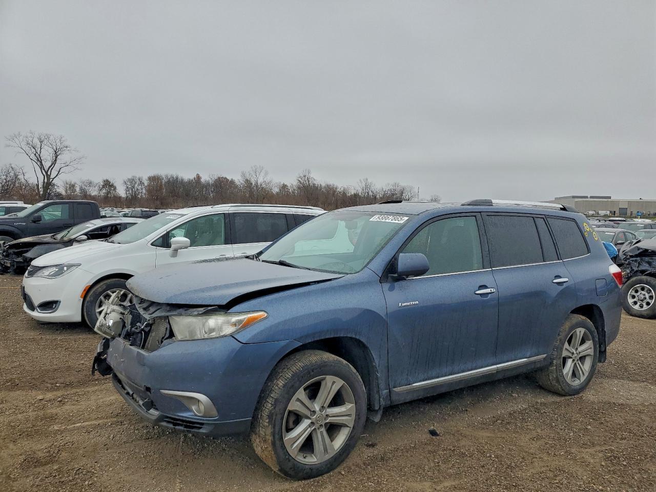 2013 TOYOTA HIGHLANDER