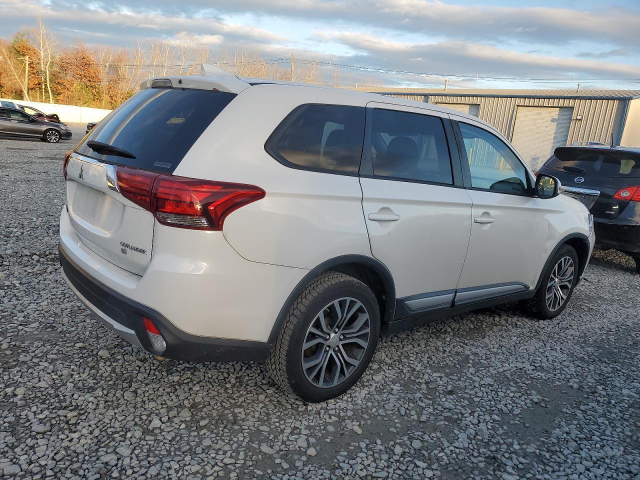 2017 MITSUBISHI outlander