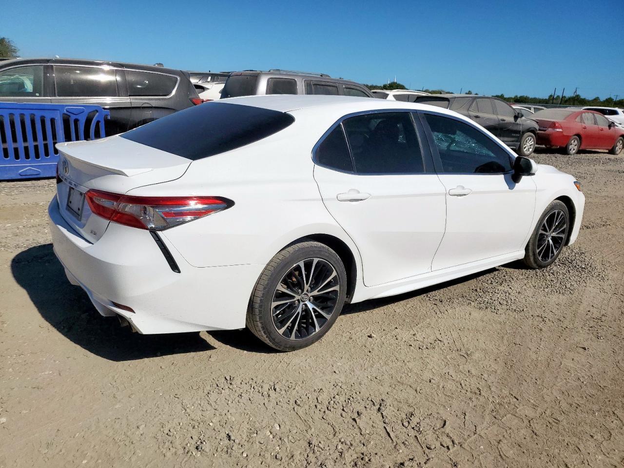 2018 TOYOTA CAMRY