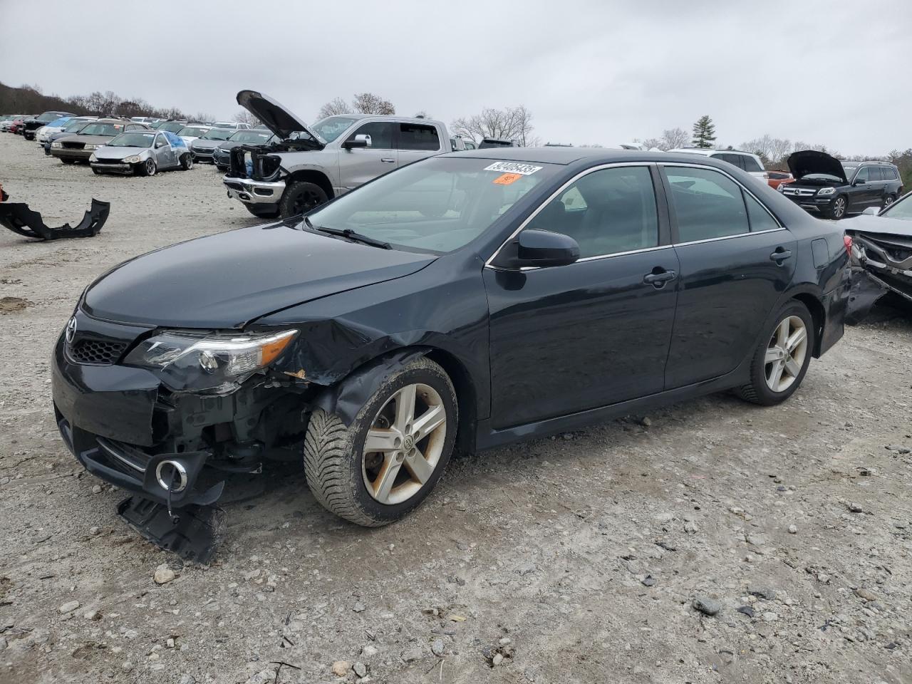 2014 TOYOTA CAMRY