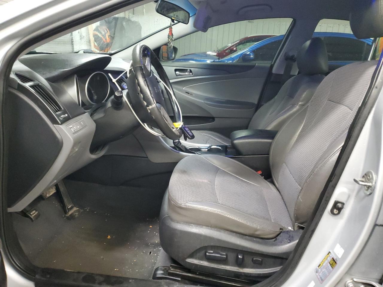 2011 HYUNDAI SONATA