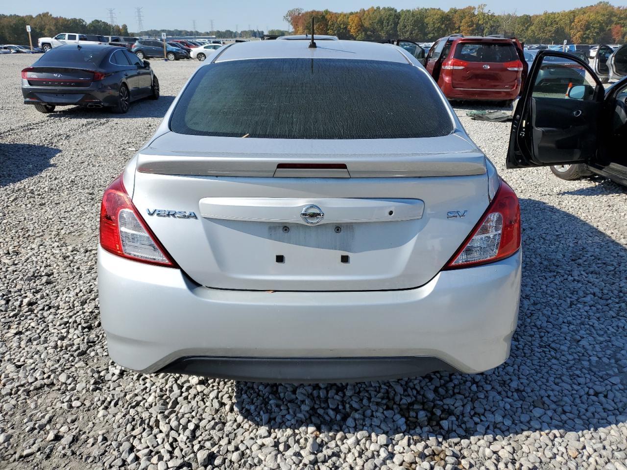 2017 NISSAN VERSA