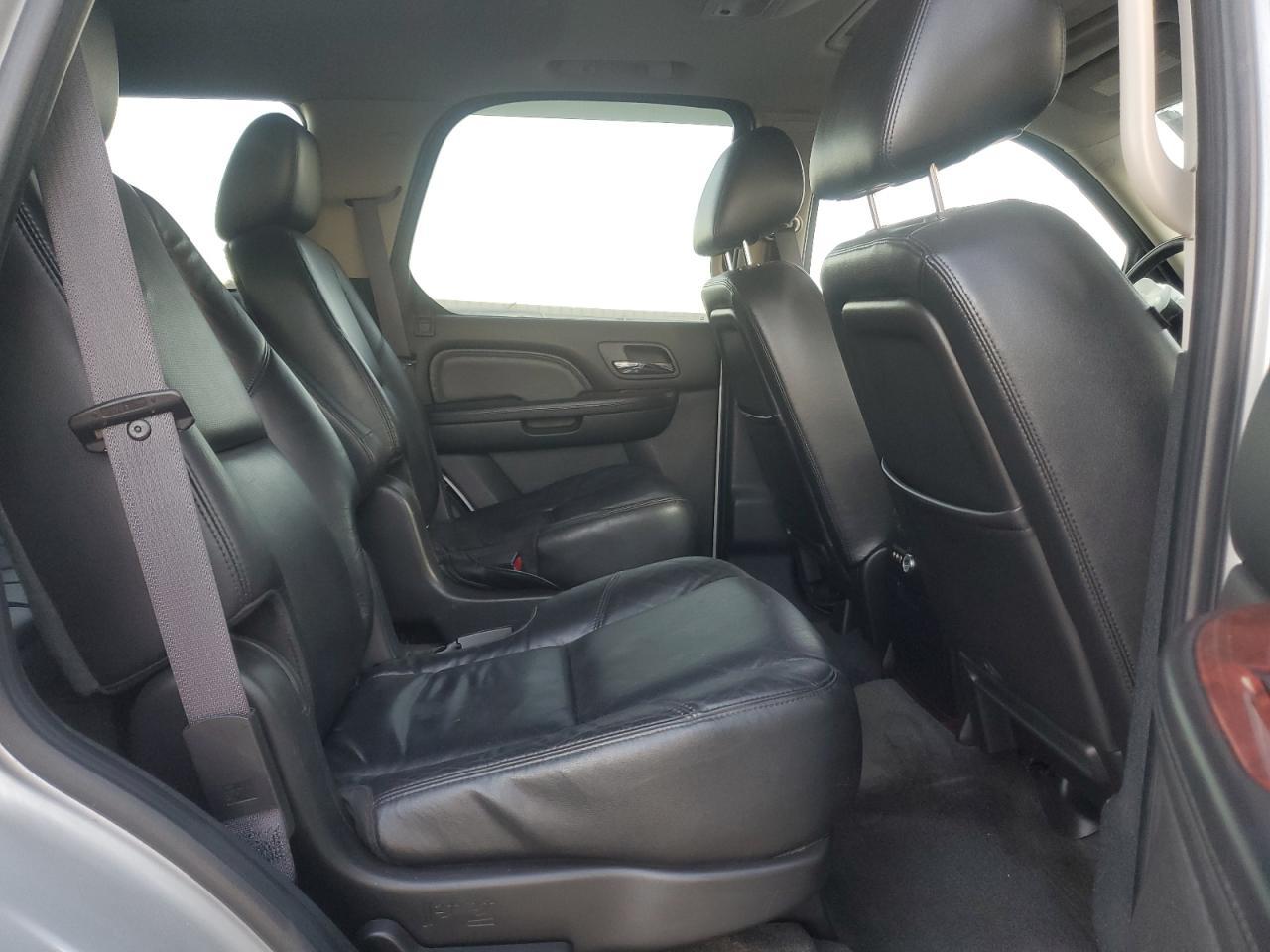 2011 CADILLAC ESCALADE