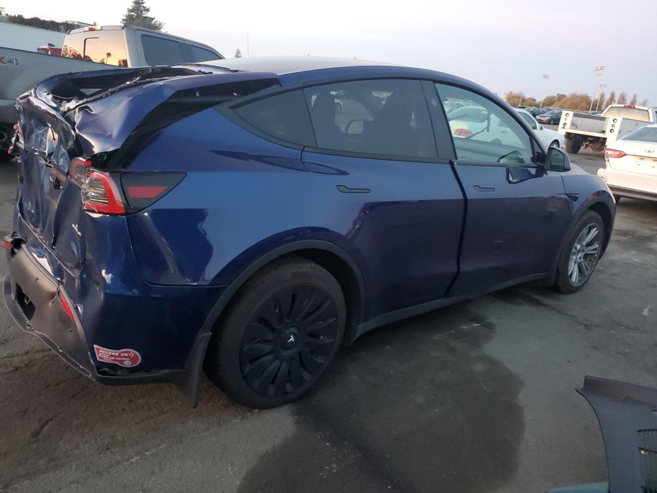2024 TESLA MODEL Y