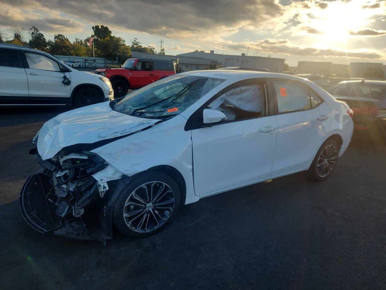 2015 TOYOTA COROLLA