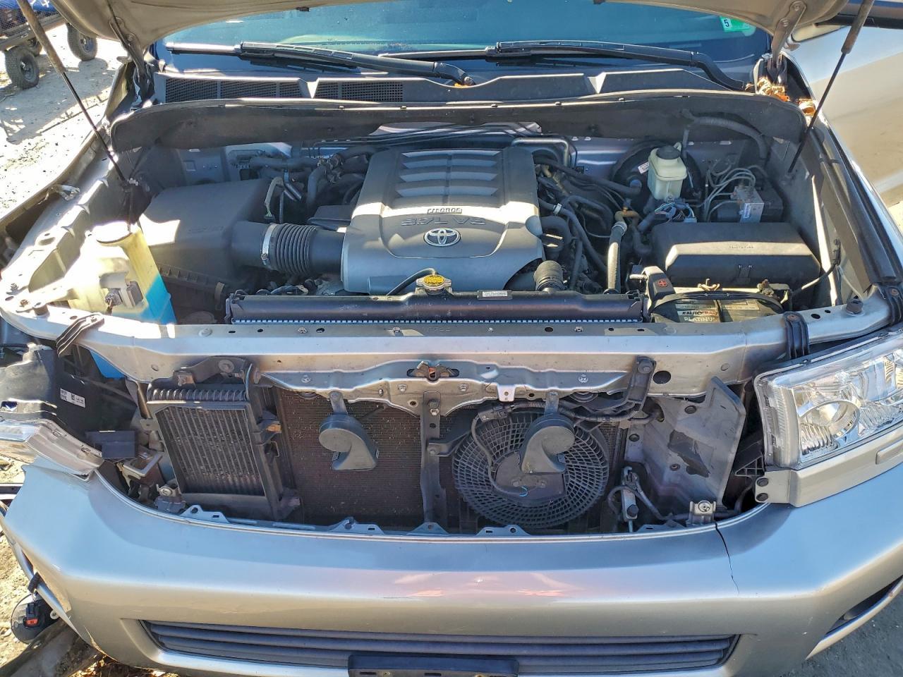 2010 TOYOTA Sequoia