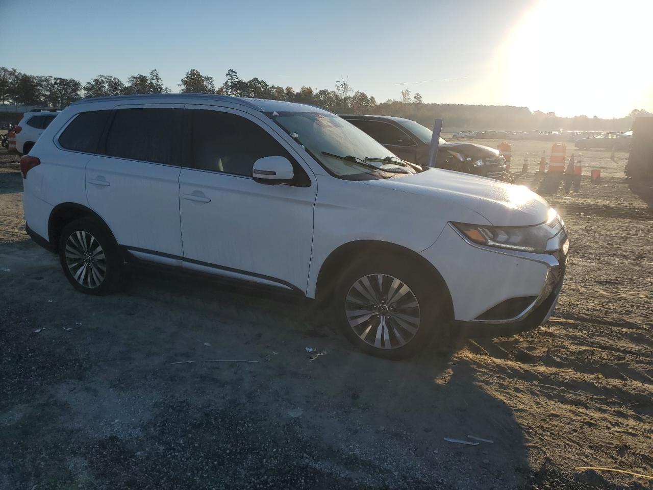 2019 MITSUBISHI outlander