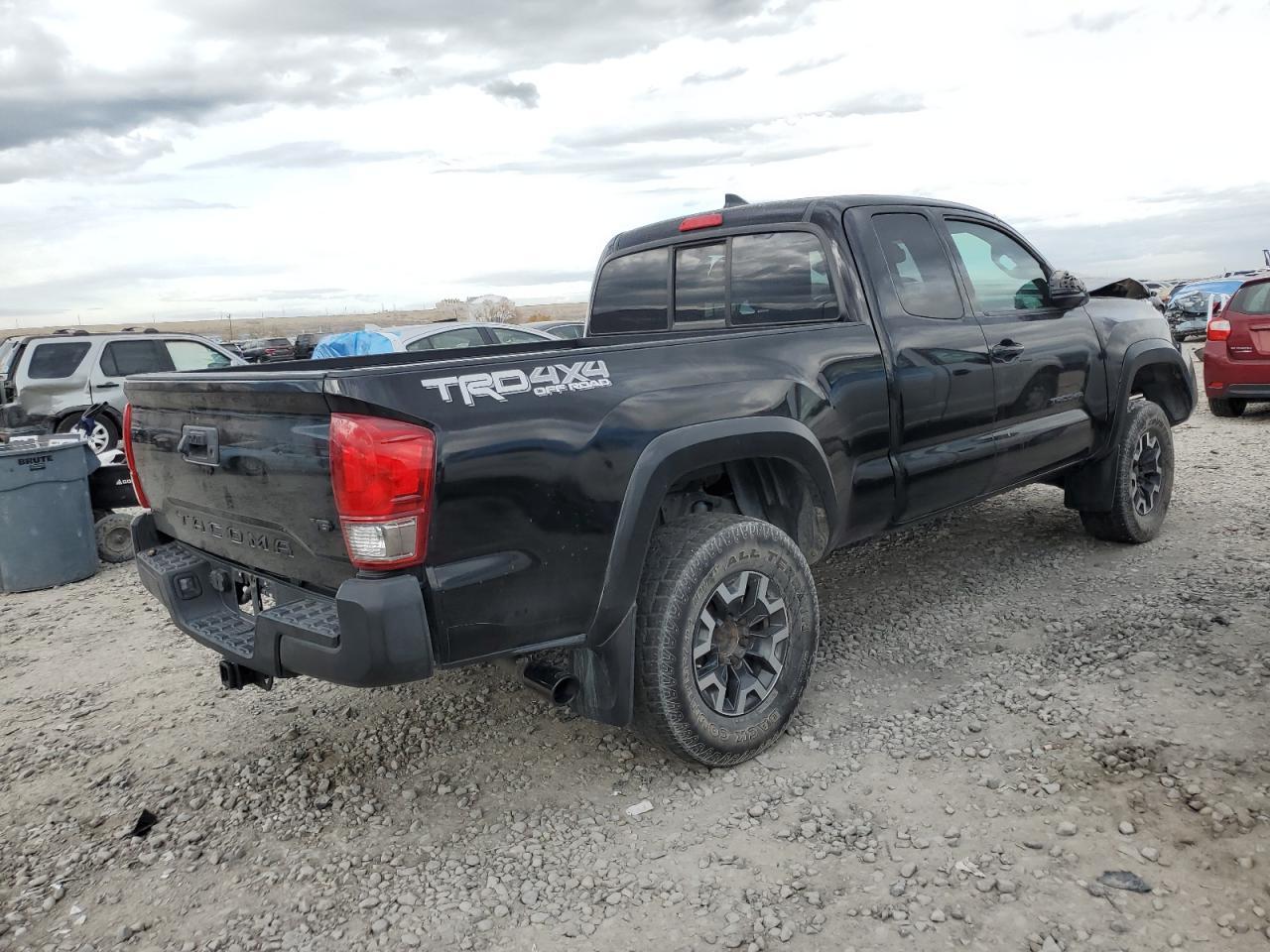 2017 TOYOTA TACOMA