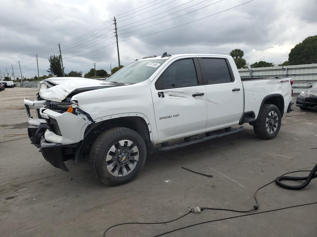 2024 CHEVROLET Silverado