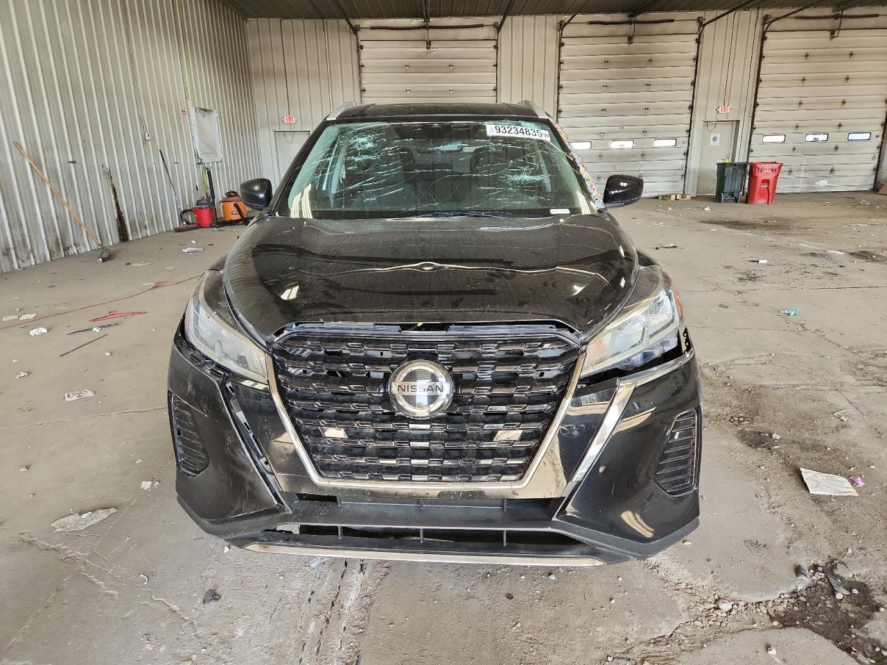 2021 NISSAN KICKS