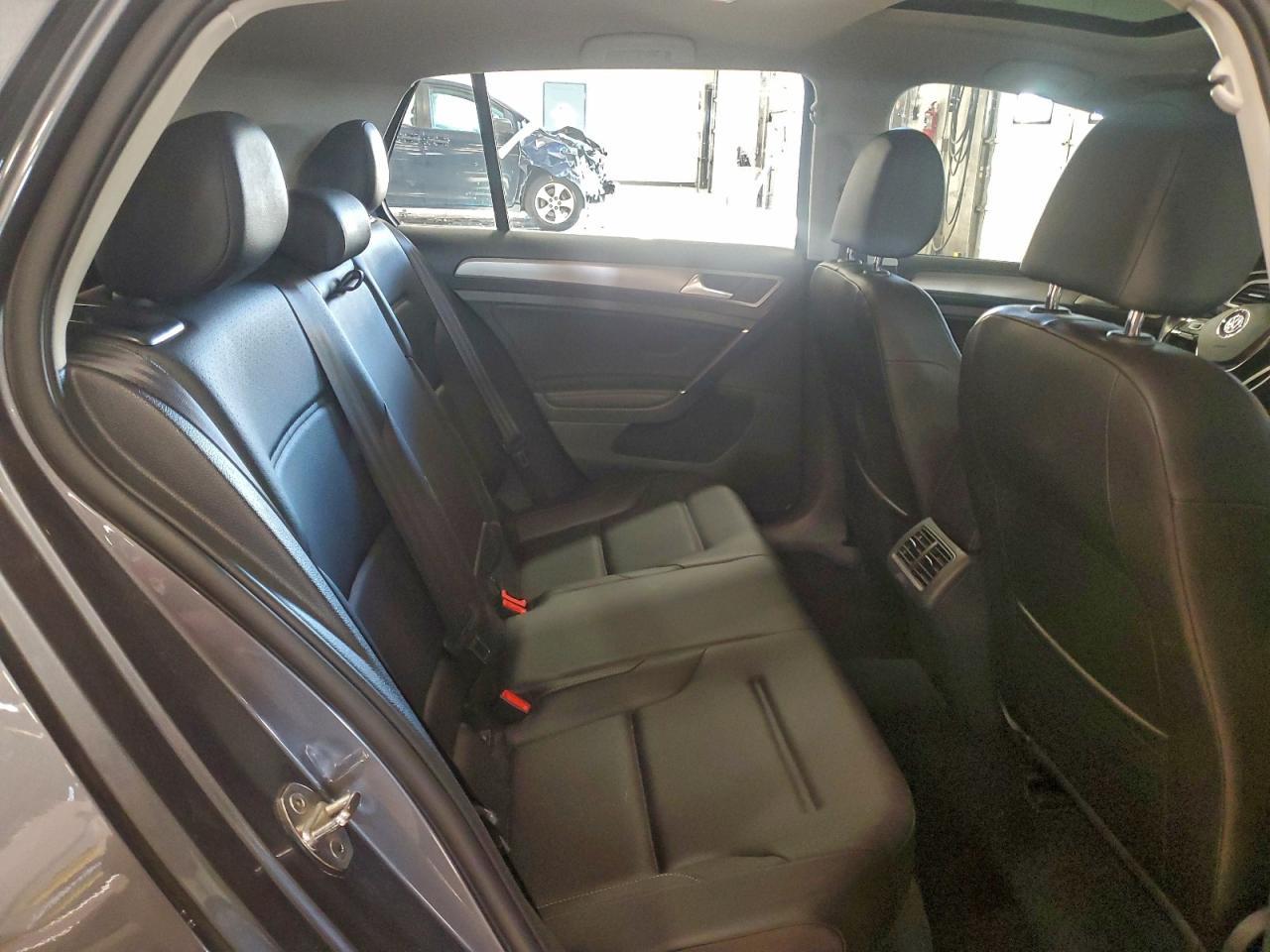 2017 VOLKSWAGEN GOLF