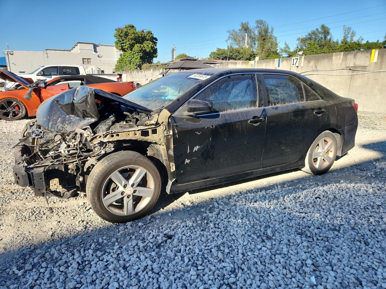2014 TOYOTA CAMRY