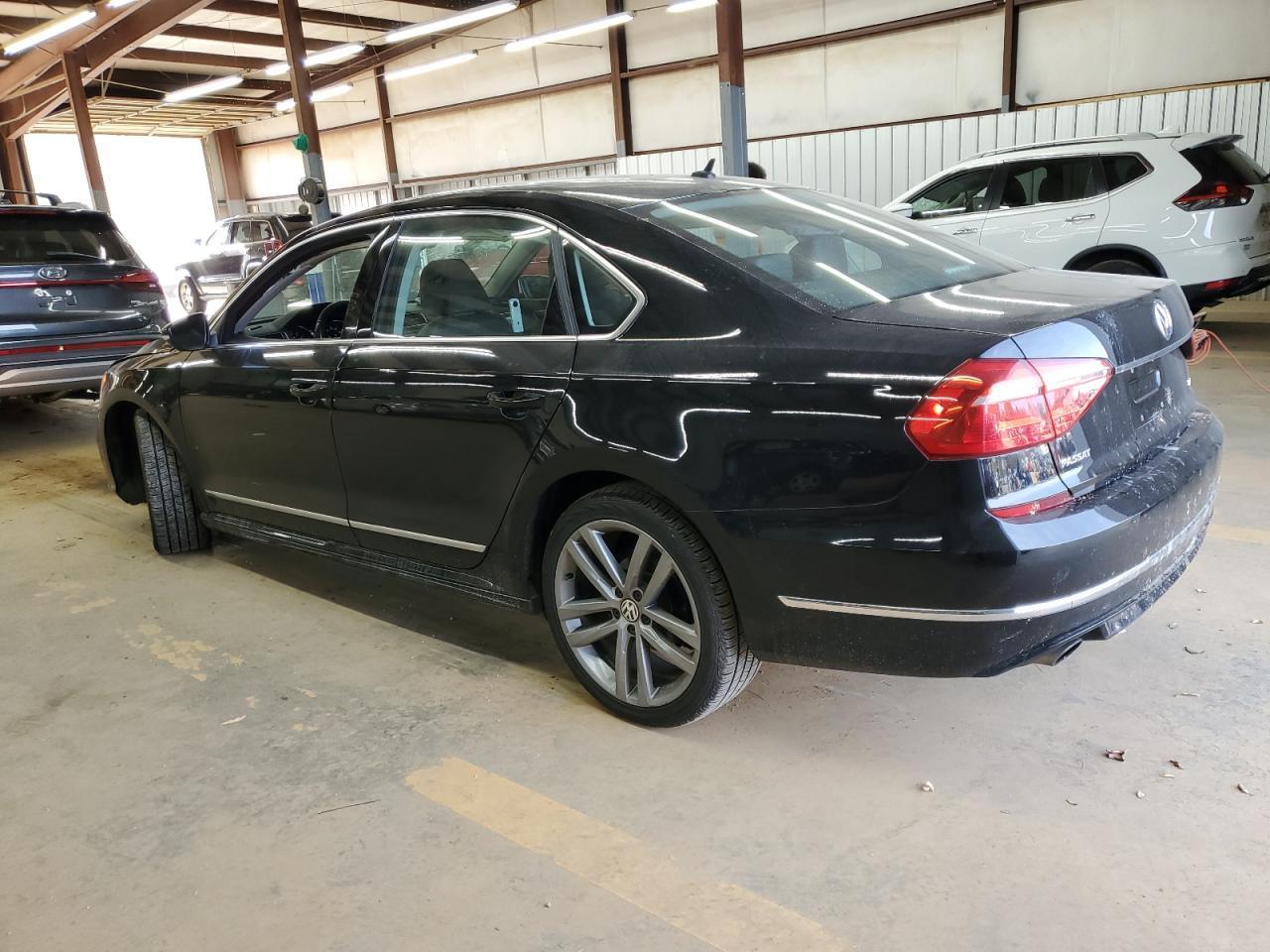 2016 VOLKSWAGEN Passat