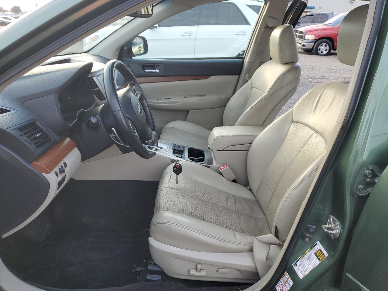 2013 SUBARU Outback