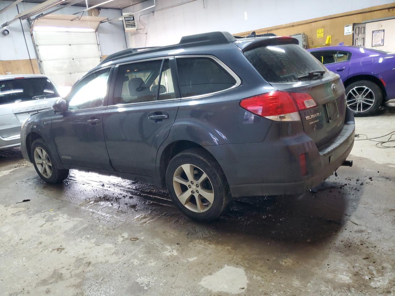 2014 SUBARU Outback