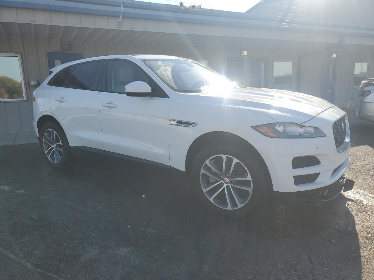 2017 JAGUAR F-Pace