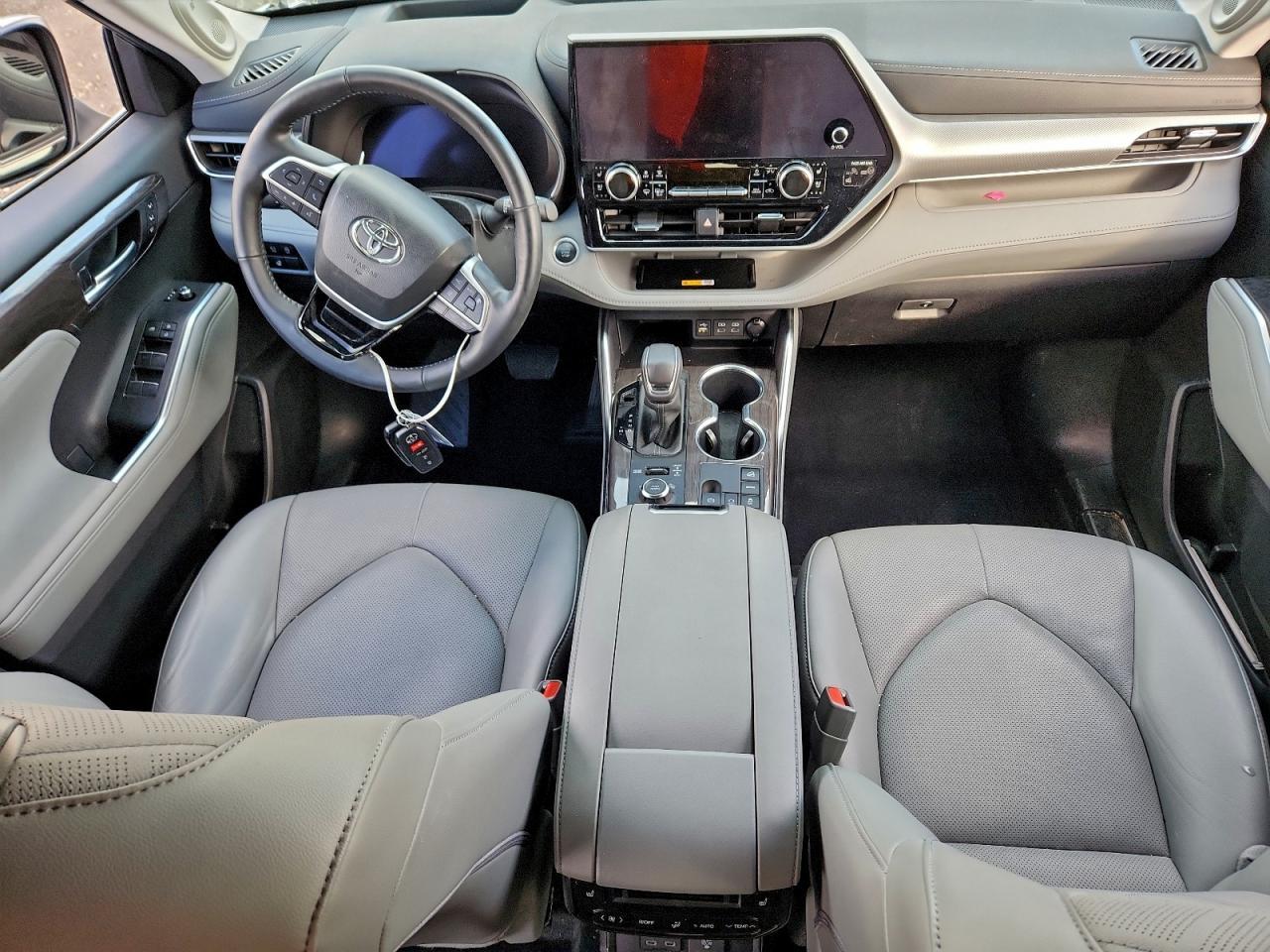 2024 TOYOTA HIGHLANDER