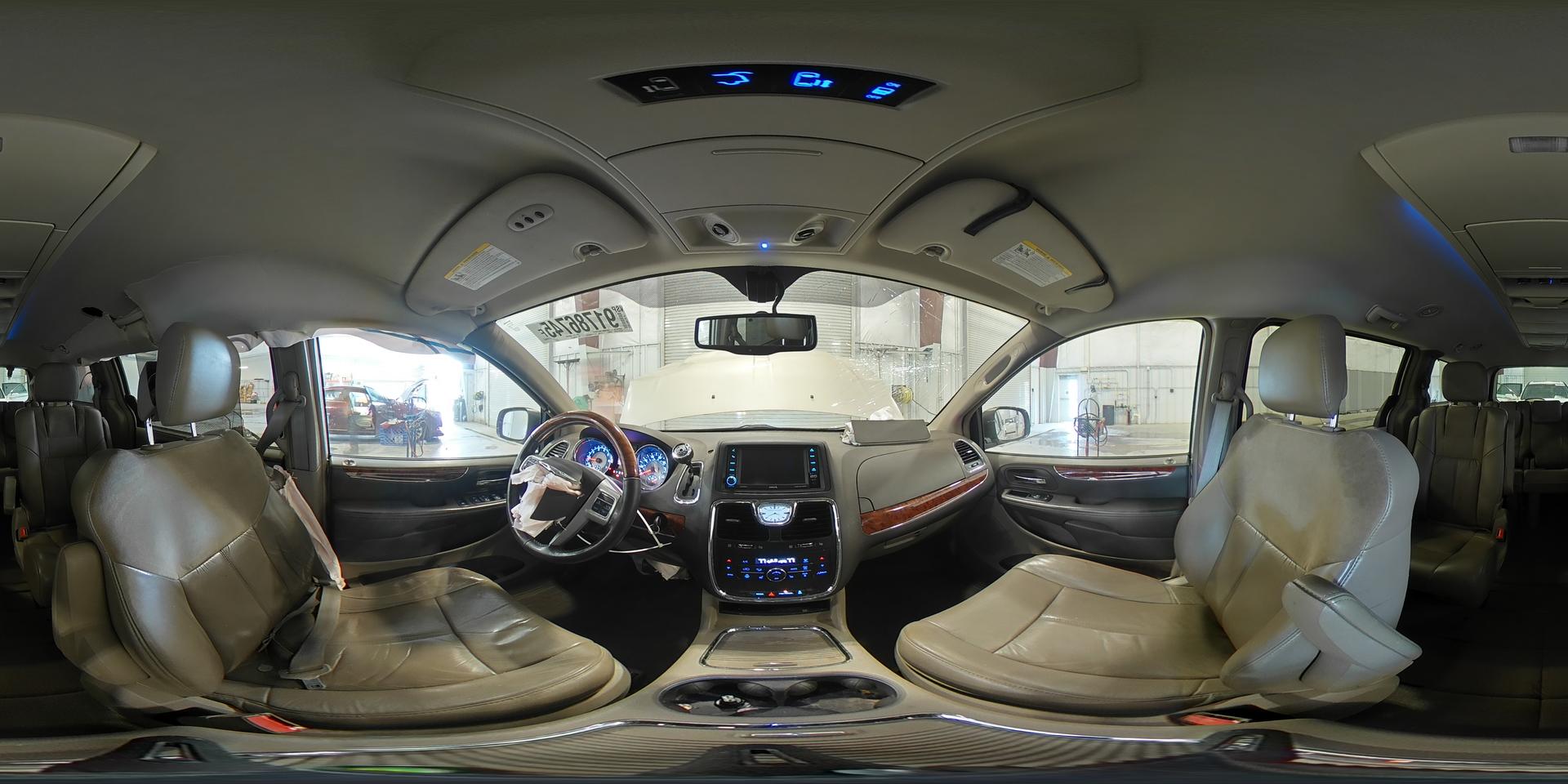 2014 CHRYSLER Town & Country