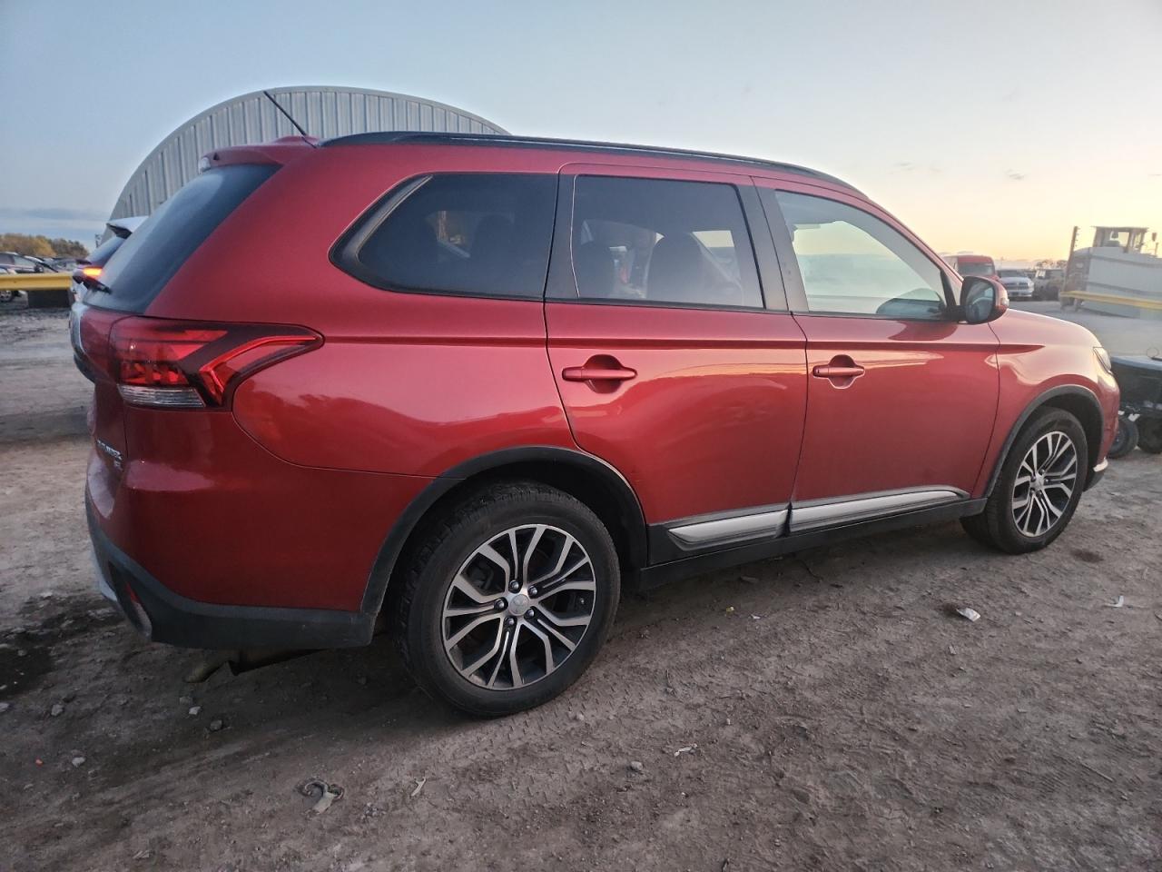2016 MITSUBISHI outlander