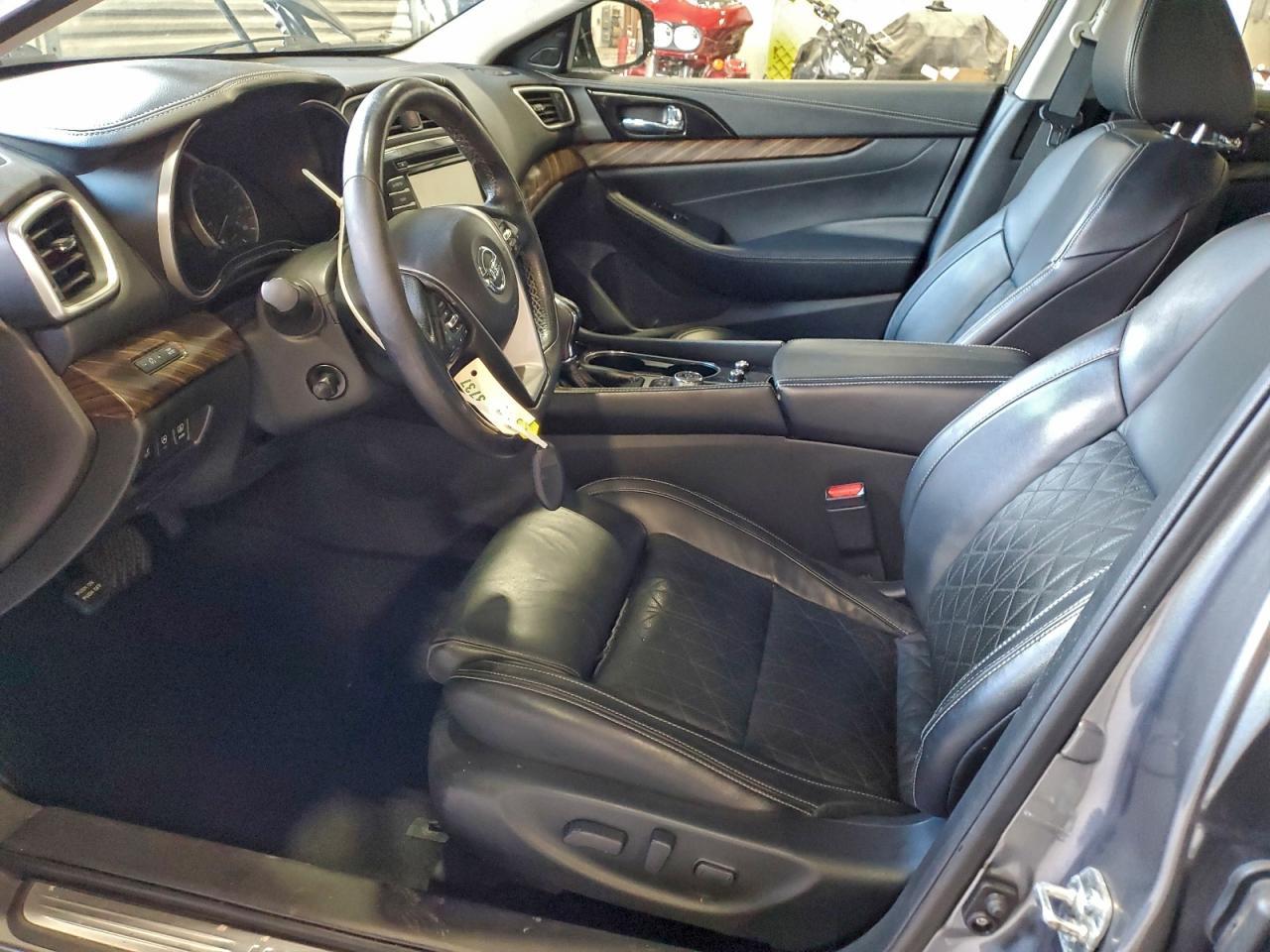 2016 NISSAN