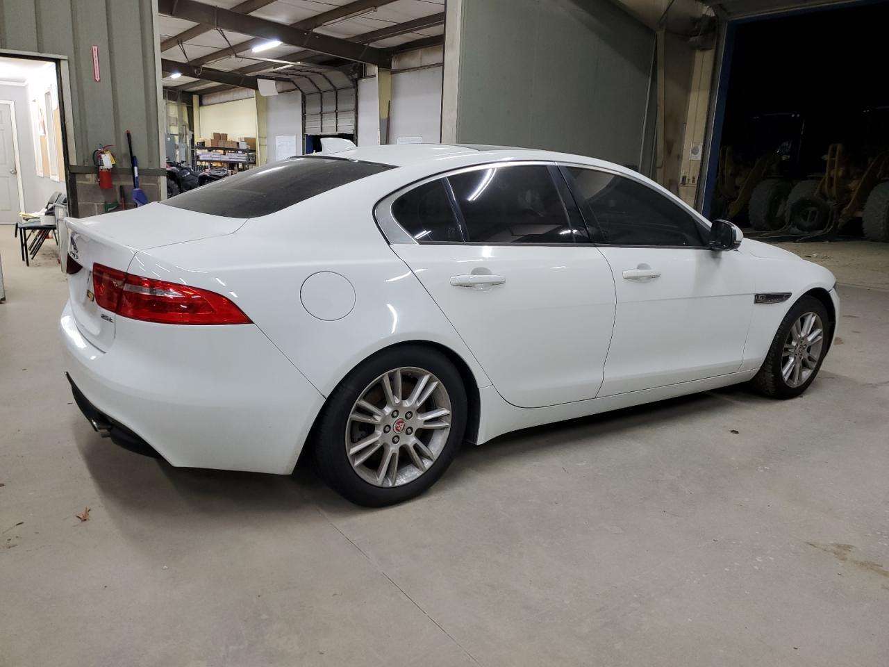 2017 JAGUAR XE