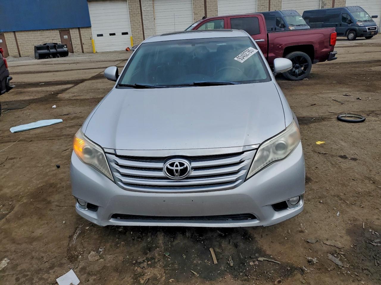 2011 TOYOTA Avalon