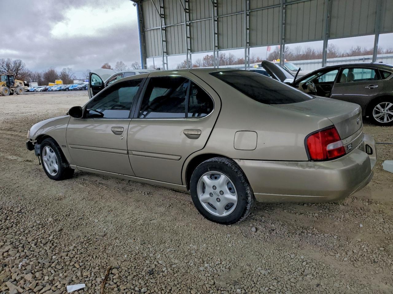 2001 NISSAN ALTIMA