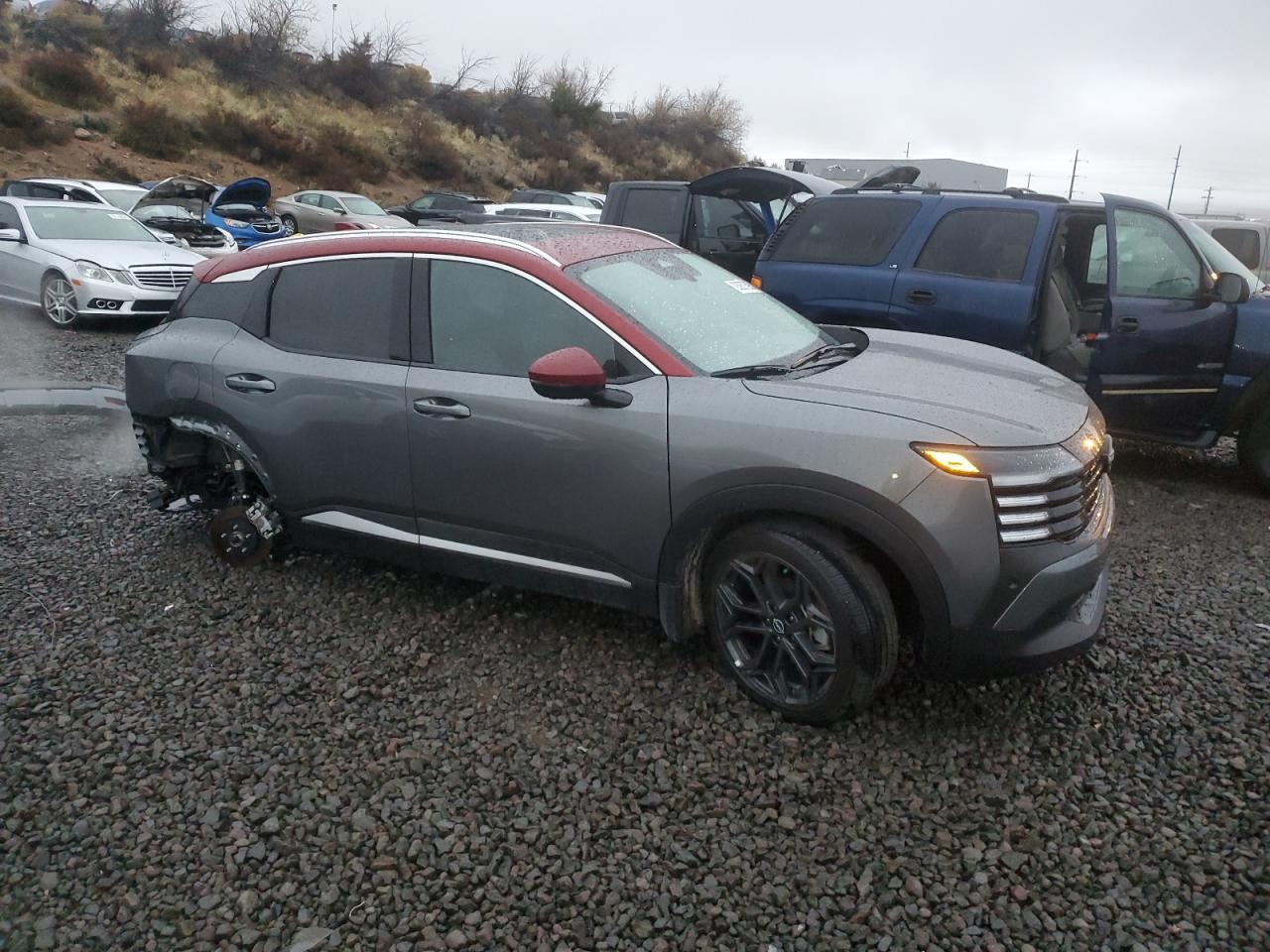 2025 NISSAN KICKS