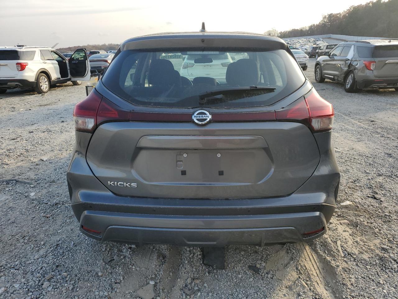2021 NISSAN KICKS