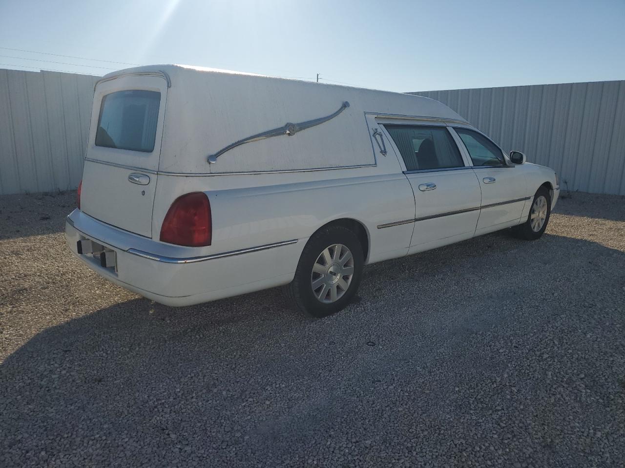 2003 LINCOLN Town Car