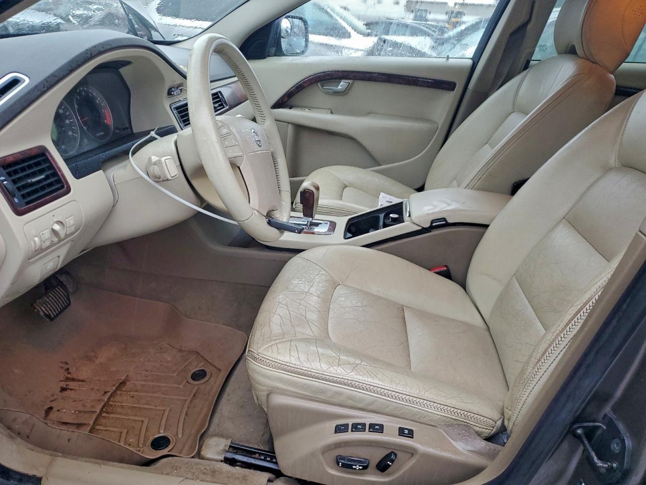 2008 VOLVO XC70