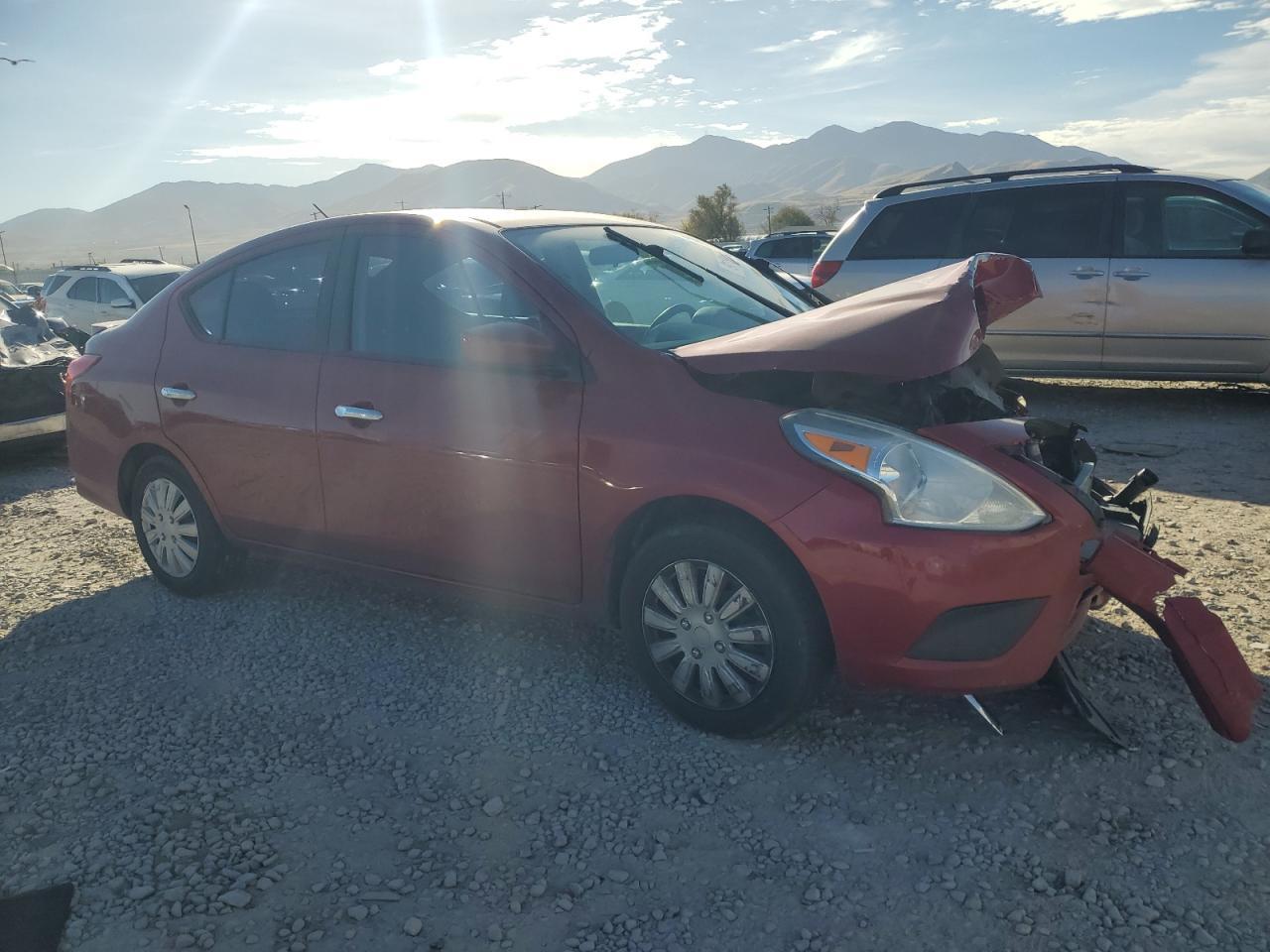 2015 NISSAN VERSA