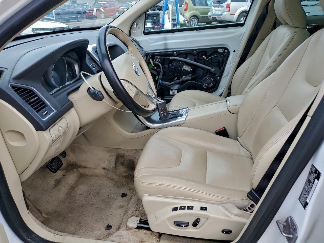 2016 VOLVO XC60