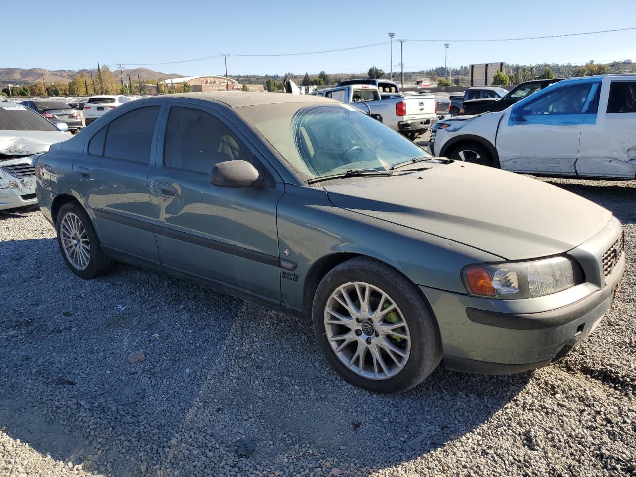 2002 VOLVO S60