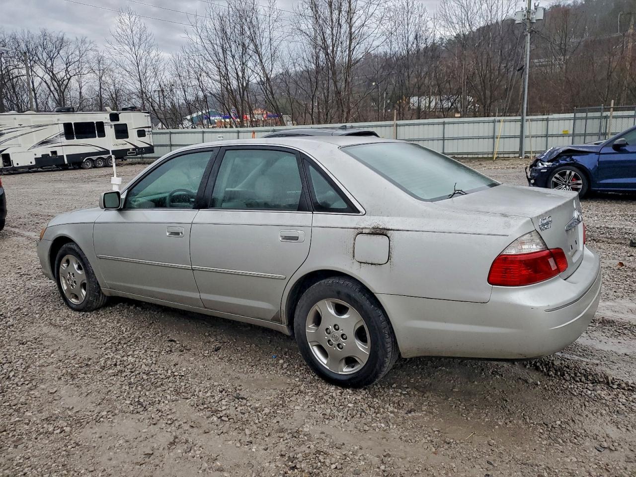 2004 TOYOTA Avalon