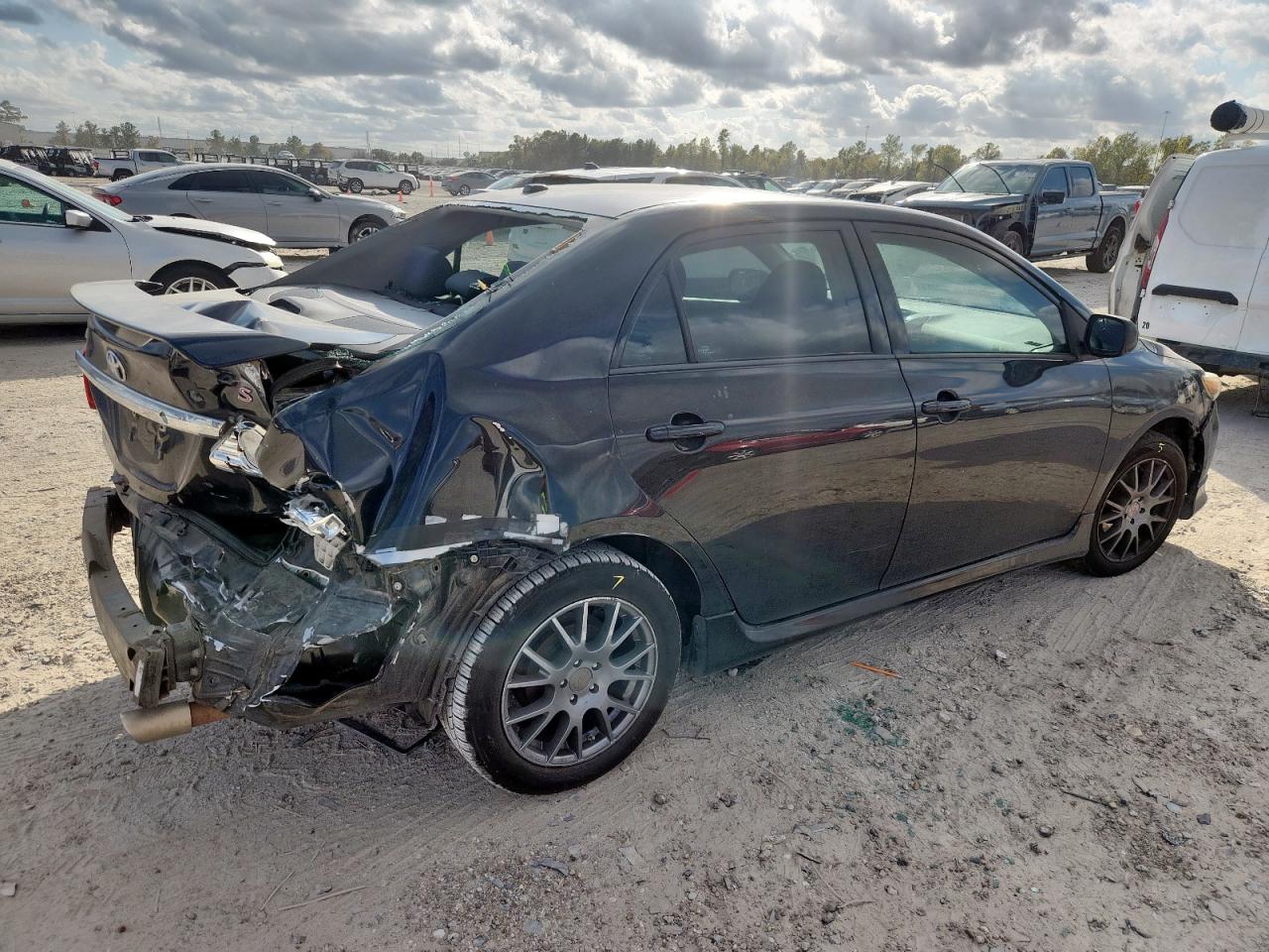 2013 TOYOTA COROLLA