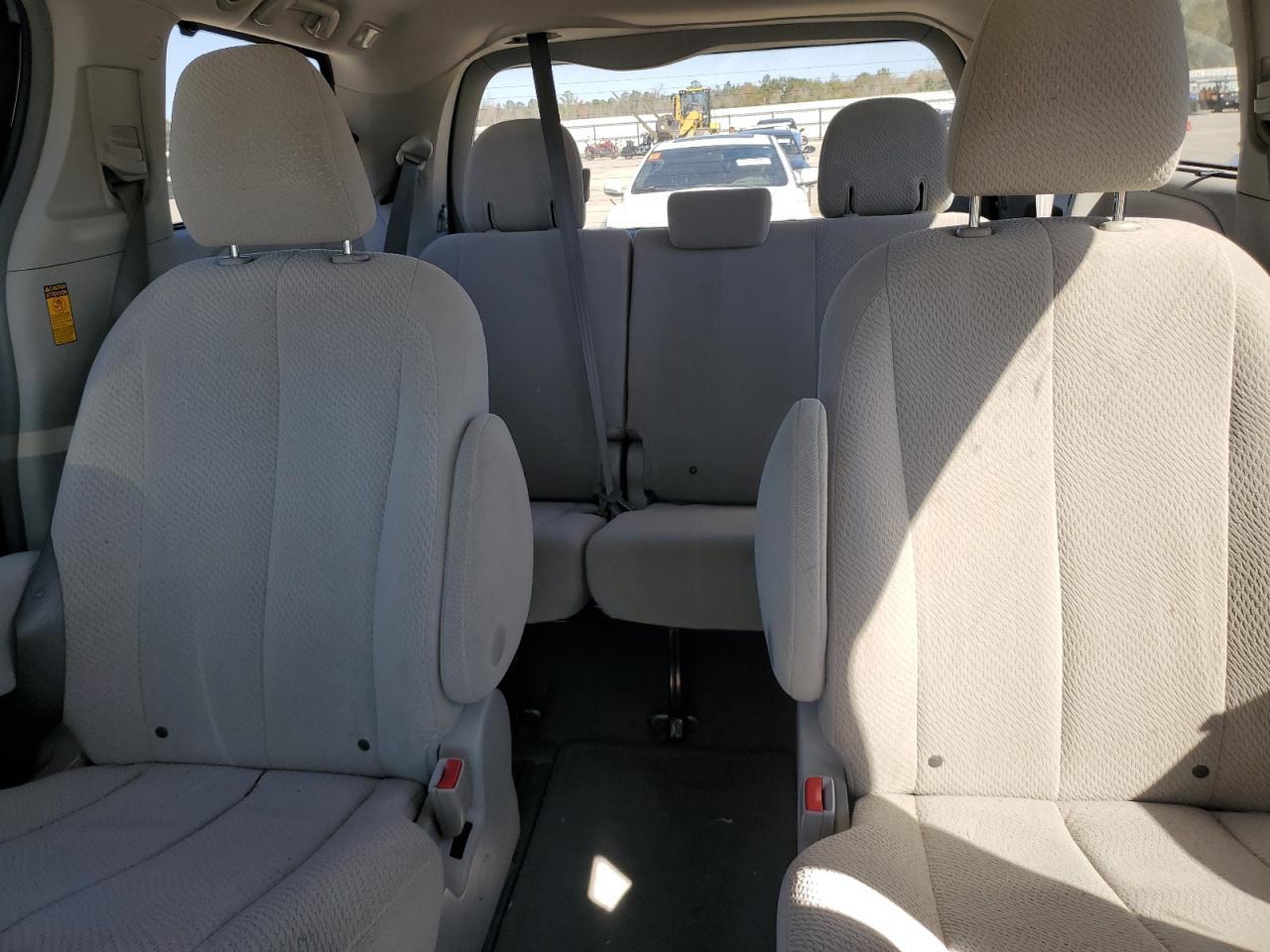 2014 TOYOTA SIENNA