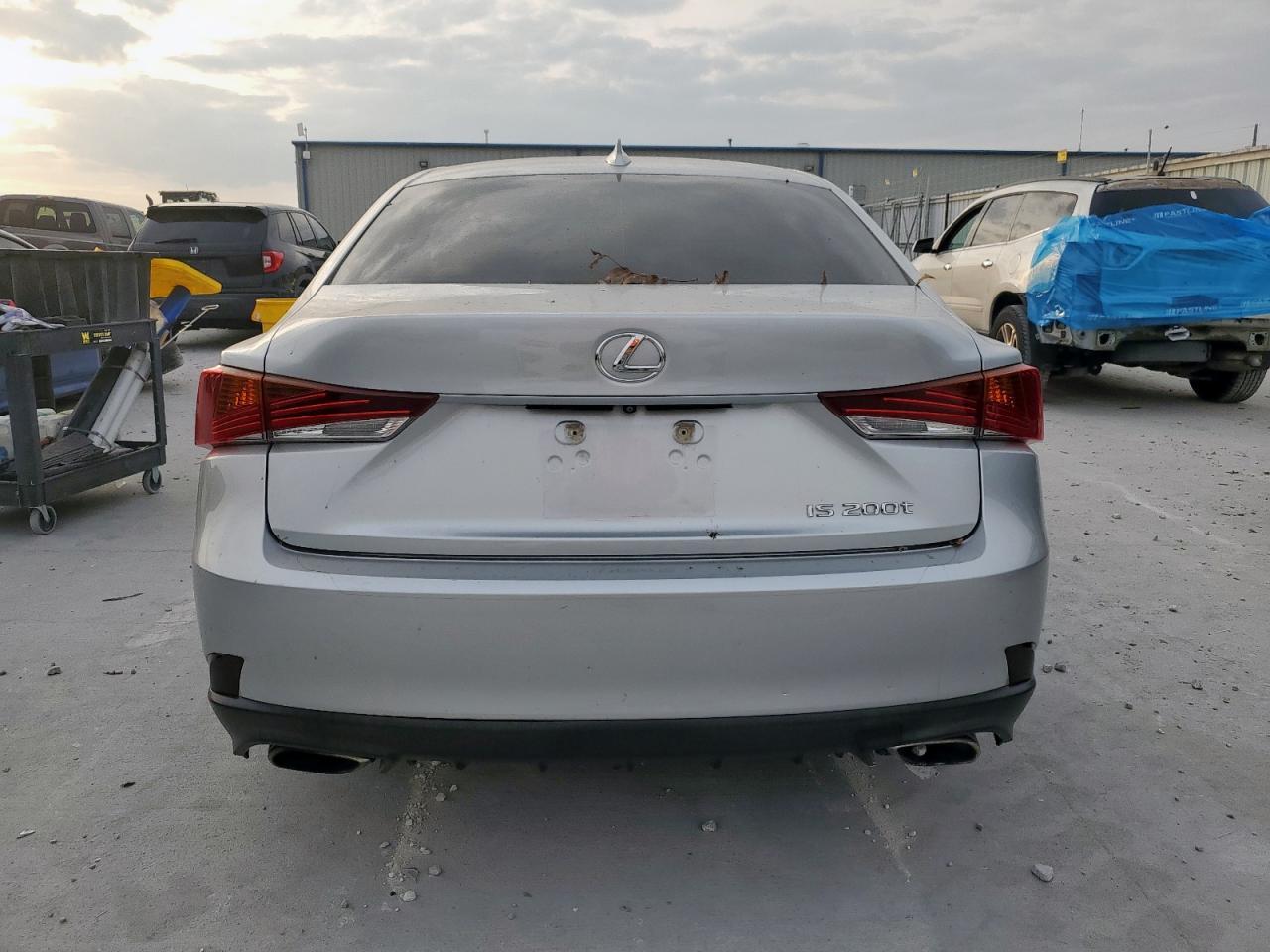 2017 LEXUS IS 200t