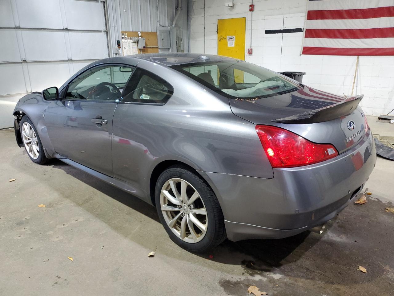 2011 INFINITI G37