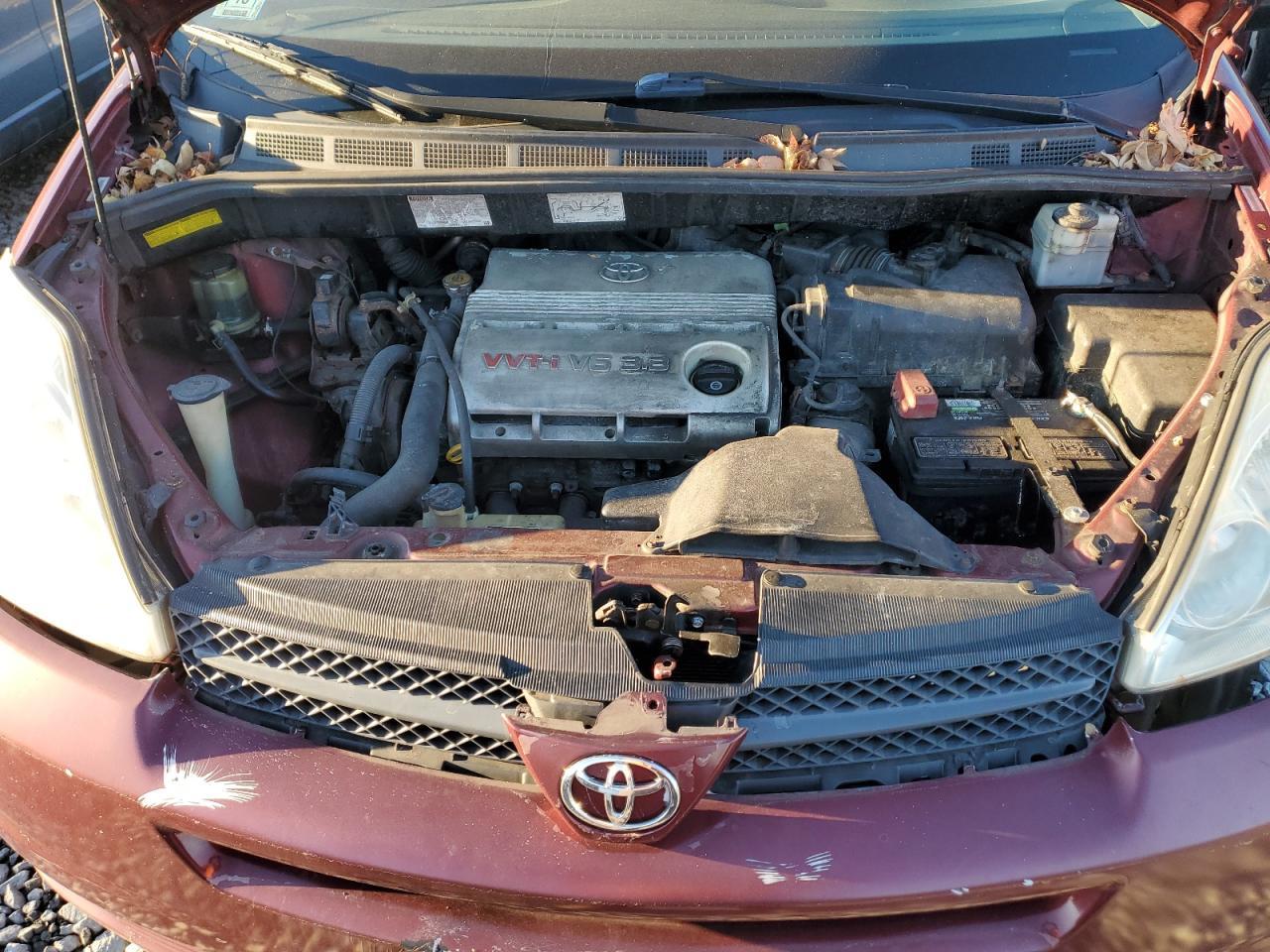 2004 TOYOTA SIENNA