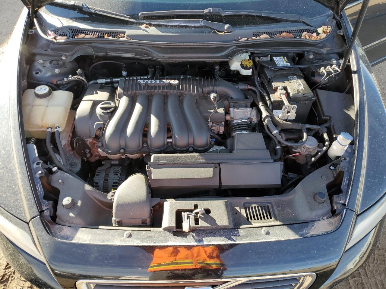 2010 VOLVO S40