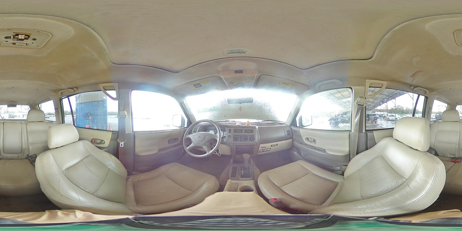 2002 MITSUBISHI Montero