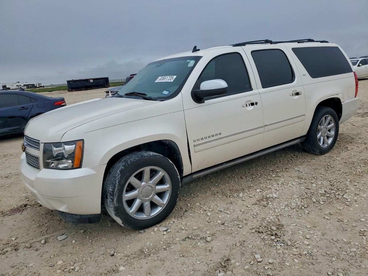2013 CHEVROLET Suburban